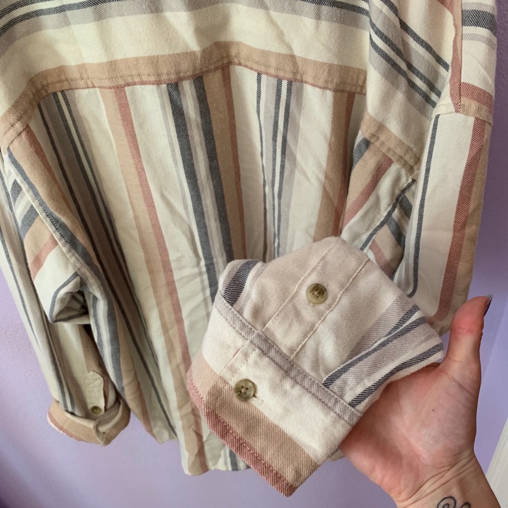 Women’s stripe button down - Picture 7 of 8